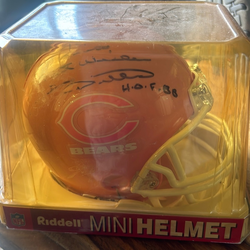 Mike Ditka signed mini Riddell helmet. Chicago bears. Pink breast cancer